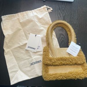 JACQUEMUS Chiquito Moyen Shearling